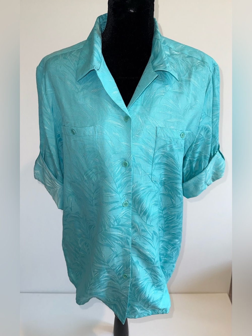 Tommy Bahama Women's Turquoise Tropical Jacquard Button Up Roll Tab Shirt